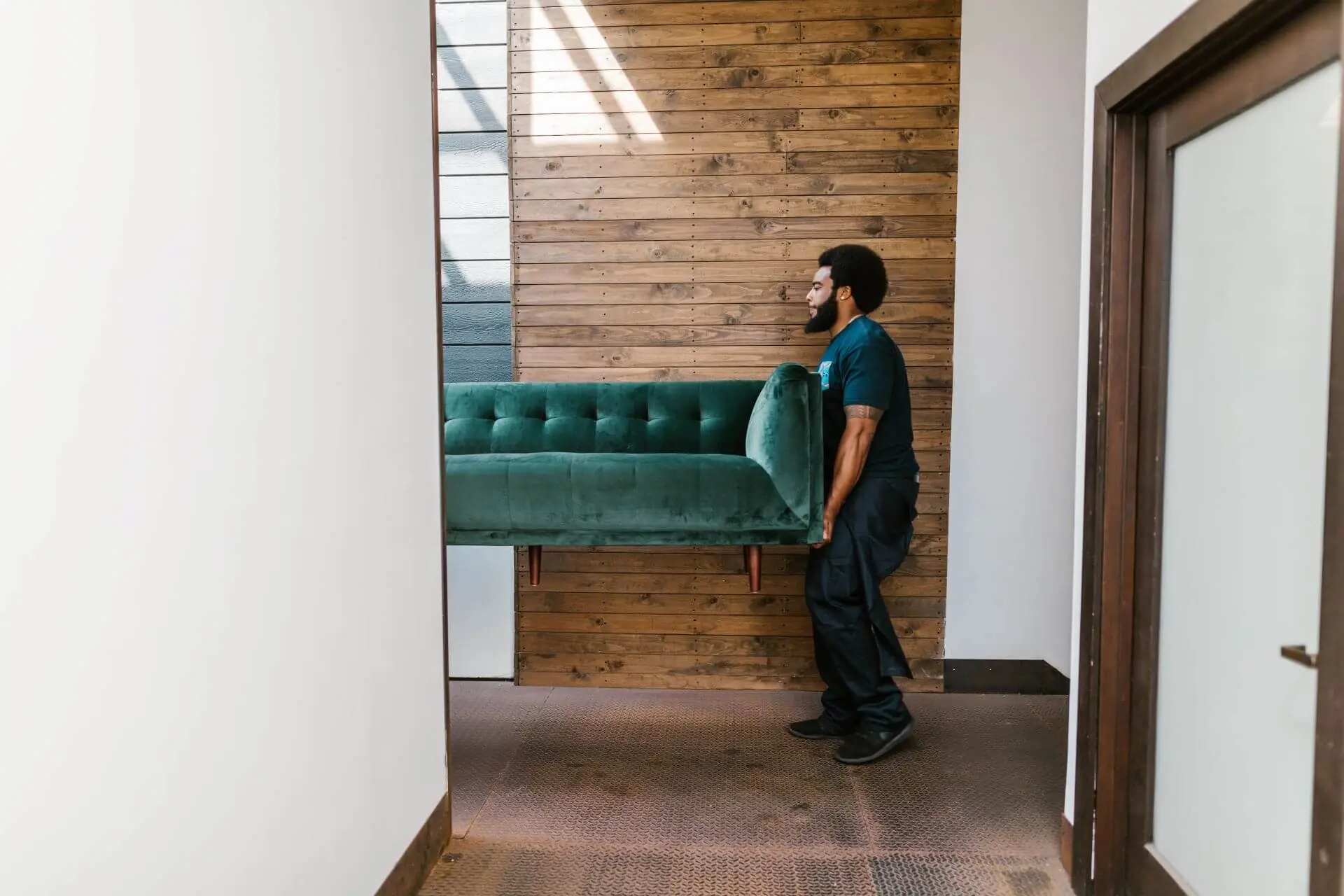 How to Move Heavy Furniture: A UK Guide to Safe Techniques and Tools