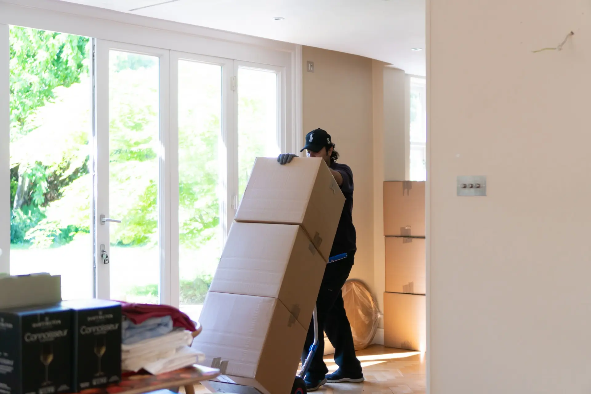Why Ealing Residents Trust Our Man and Van Removals Service