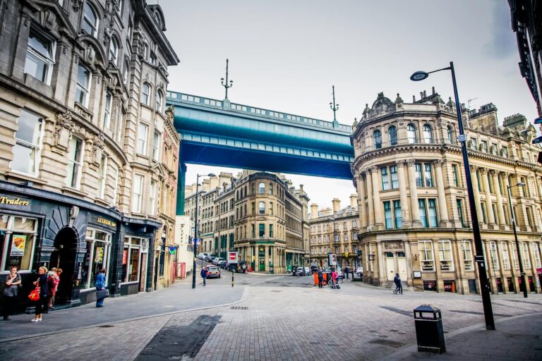 Moving house costs in the UK - A practical guide